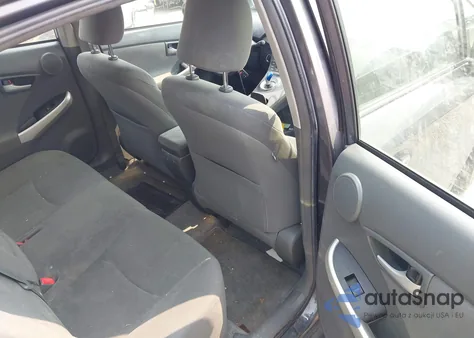 2011 Toyota Prius Three z USA, uszkodzony, nr VIN JTDKN3DUXB5335166